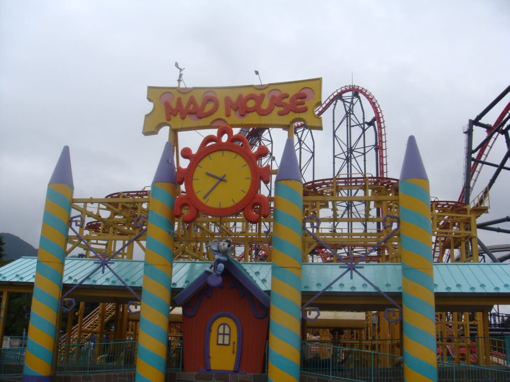 Mad_Mouse_Fuji-Q_Highland Amusement Parks