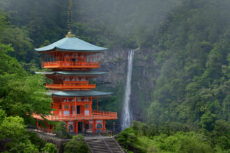 nachi falls on nachisan kumano kodo kii peninsula